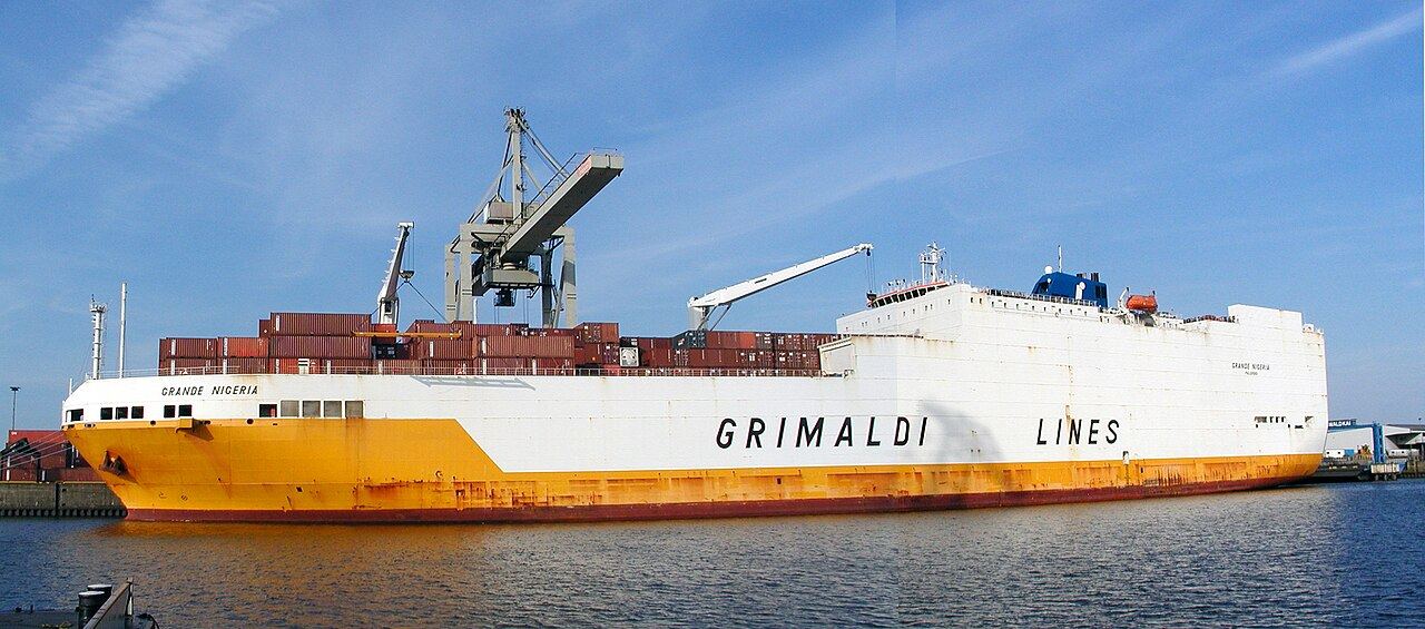 Hamburg -Grande Nigeria (ship, 2003) 2006 by-RaBoe002